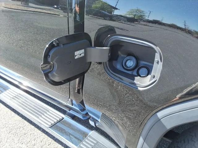 2022 GMC Sierra 1500 4WD Crew Cab Short Box SLT