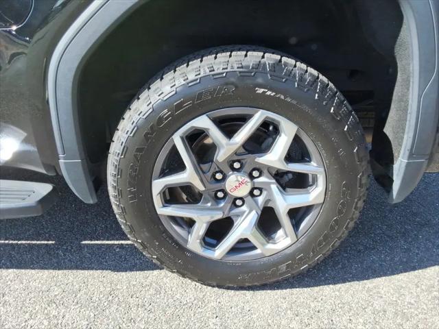 2022 GMC Sierra 1500 4WD Crew Cab Short Box SLT