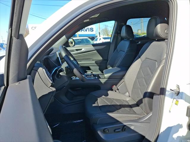 2025 Volkswagen Atlas Cross Sport 2.0T SE w/Technology
