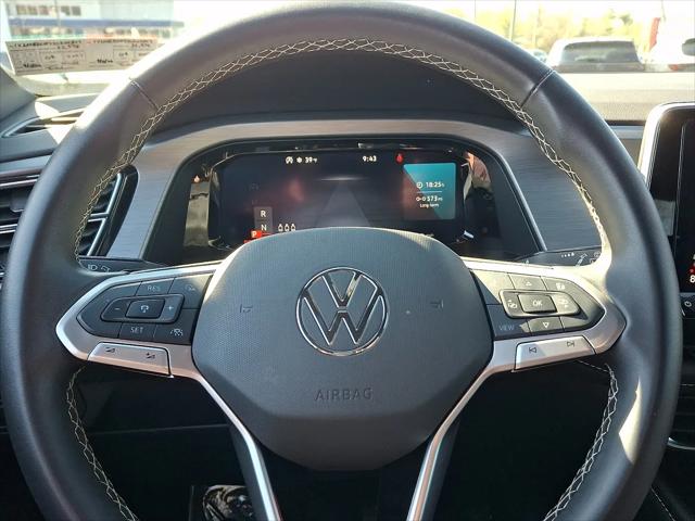 2025 Volkswagen Atlas Cross Sport 2.0T SE w/Technology