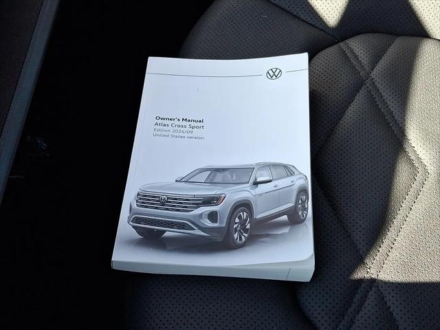 2025 Volkswagen Atlas Cross Sport 2.0T SE w/Technology