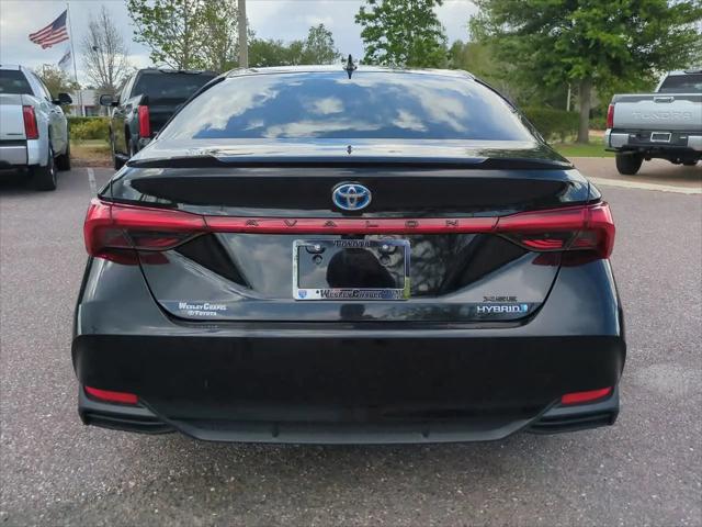 2019 Toyota Avalon Hybrid XSE