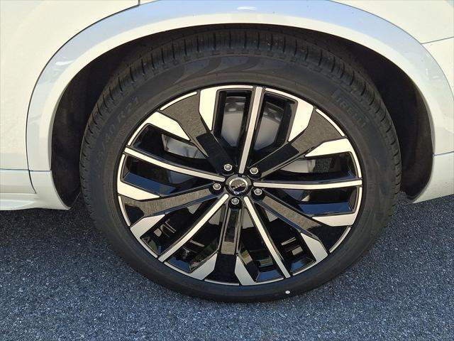 2026 Volvo XC90 Plug-In Hybrid Ultra Dark Theme, T8 AWD, Electric/Gasoline, 6 Seats