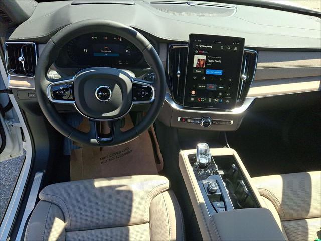 2026 Volvo XC90 Plug-In Hybrid Ultra Dark Theme, T8 AWD, Electric/Gasoline, 6 Seats