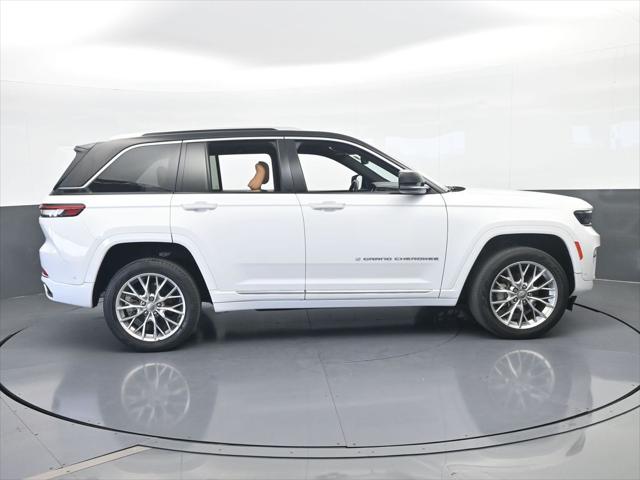 2022 Jeep Grand Cherokee Summit 4x2