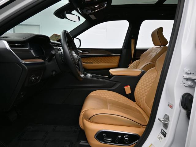2022 Jeep Grand Cherokee Summit 4x2