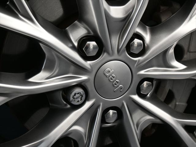 2022 Jeep Grand Cherokee Summit 4x2