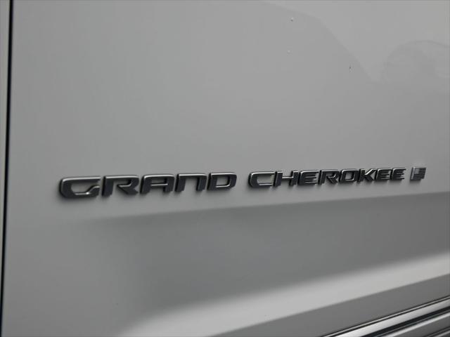 2022 Jeep Grand Cherokee Summit 4x2