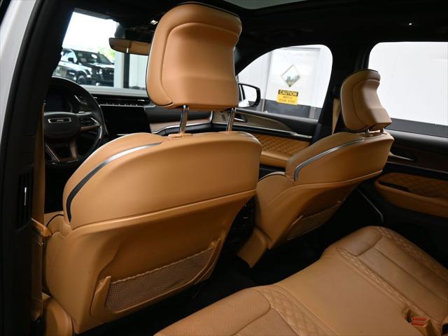 2022 Jeep Grand Cherokee Summit 4x2