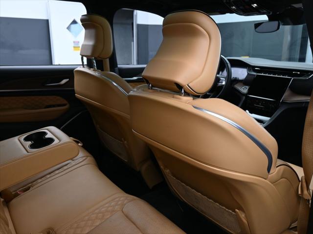 2022 Jeep Grand Cherokee Summit 4x2