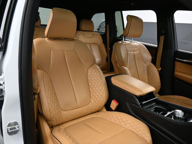 2022 Jeep Grand Cherokee Summit 4x2
