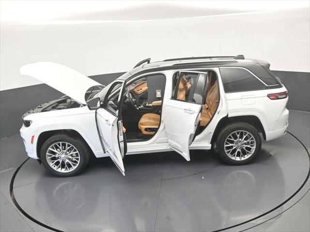 2022 Jeep Grand Cherokee Summit 4x2