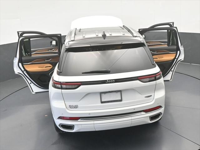 2022 Jeep Grand Cherokee Summit 4x2