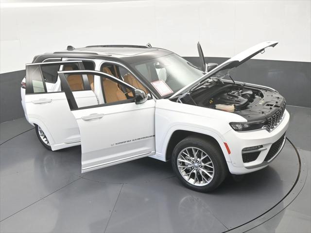 2022 Jeep Grand Cherokee Summit 4x2