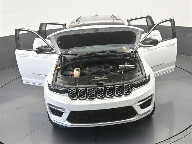 2022 Jeep Grand Cherokee Summit 4x2