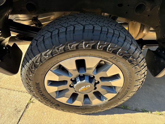 2023 Chevrolet Silverado 2500HD 4WD Crew Cab Standard Bed Custom