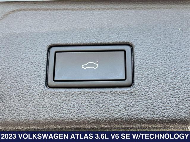 2023 Volkswagen Atlas 3.6L V6 SE w/Technology