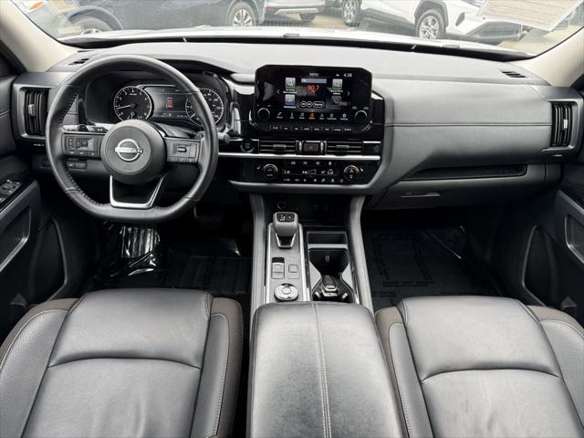 Used 2025 Nissan Pathfinder SL 4WD For Sale in Bellingham, WA
