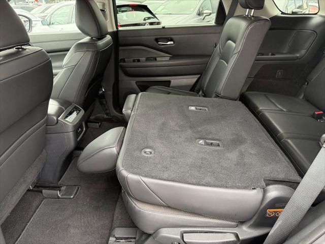 Used 2025 Nissan Pathfinder SL 4WD For Sale in Bellingham, WA