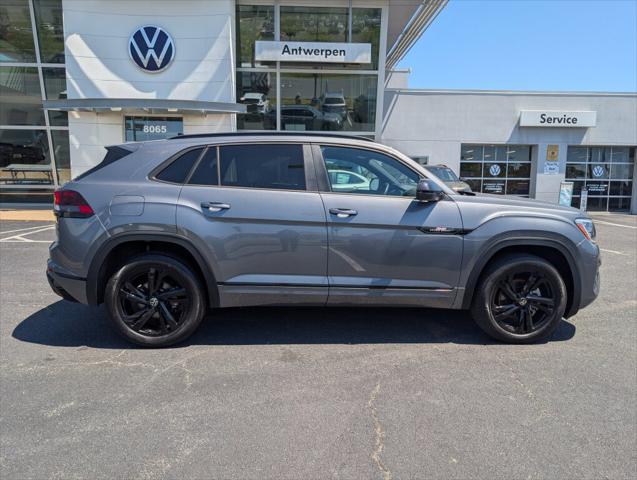 2025 Volkswagen Atlas Cross Sport 2.0T SEL R-Line Black