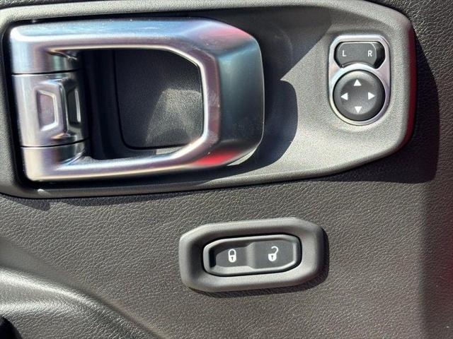 2025 Jeep Wrangler 4-Door Summit 4x4
