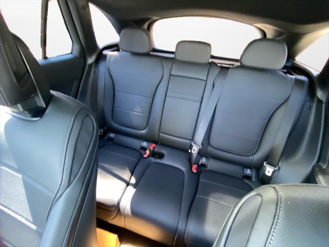 2026 Mercedes-Benz GLC Unknown