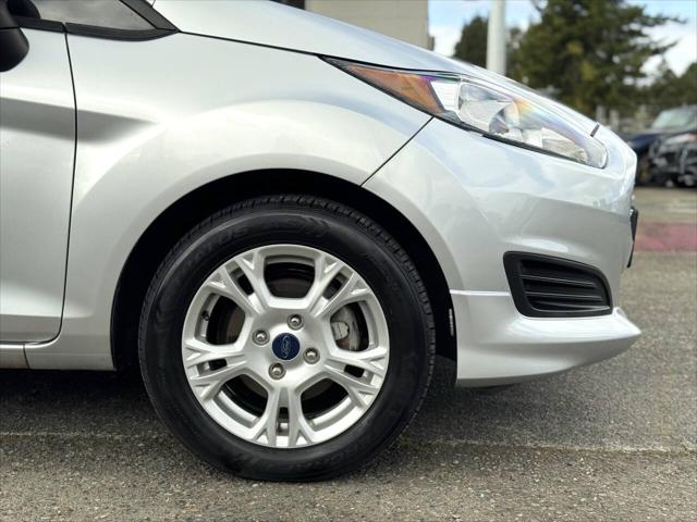 2015 Ford Fiesta SE 4dr Sedan