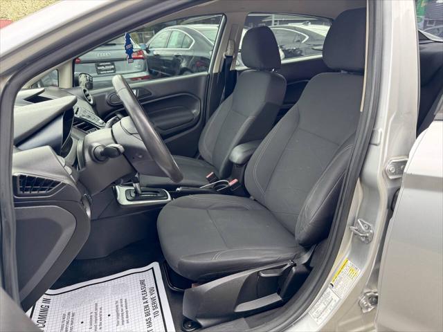 2015 Ford Fiesta SE 4dr Sedan