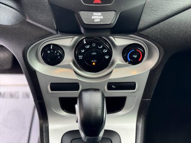 2015 Ford Fiesta SE 4dr Sedan