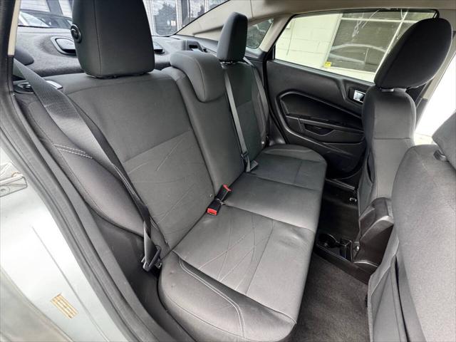 2015 Ford Fiesta SE 4dr Sedan