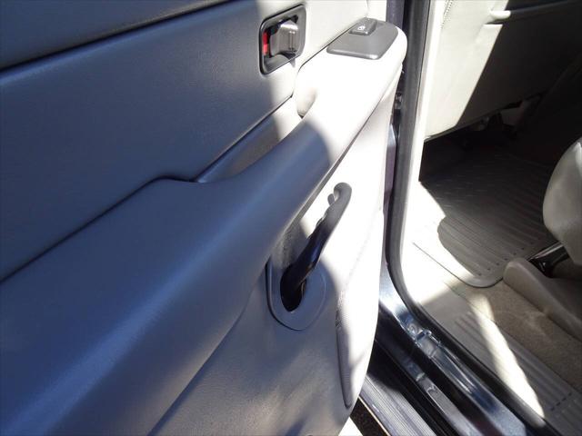2004 Chevrolet Silverado 3500 LT