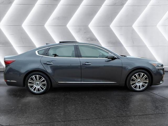 2018 Kia Cadenza Technology