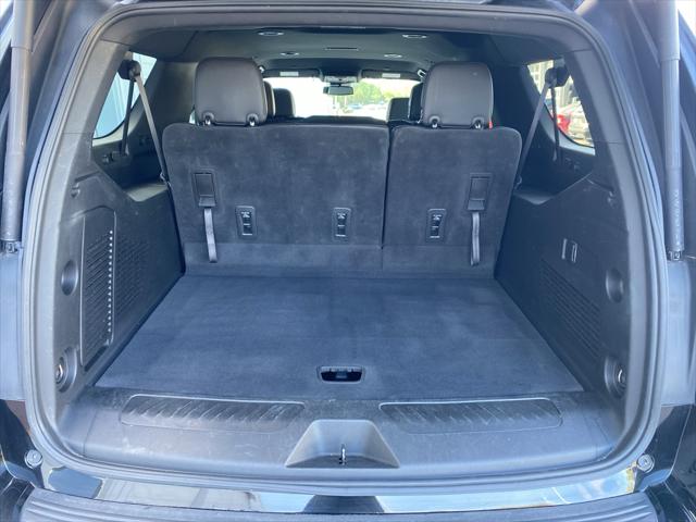 2023 Chevrolet Suburban 2WD LT