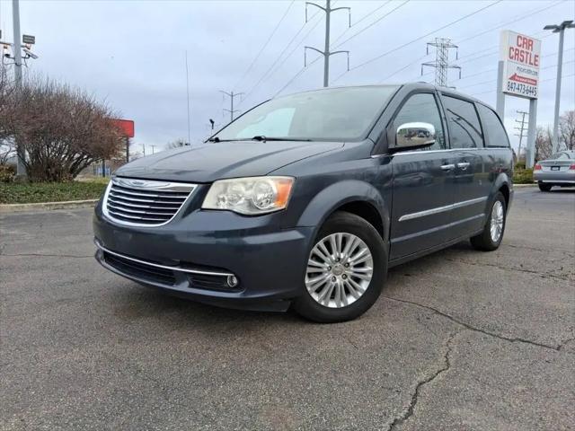2013 Chrysler Town & Country Touring-L for sale in Waukegan, IL