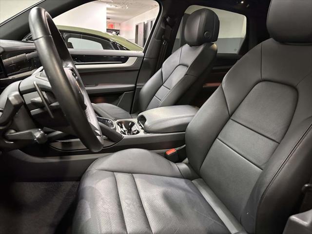2025 Porsche Cayenne Base