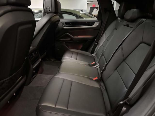 2025 Porsche Cayenne Base