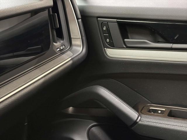 2025 Porsche Cayenne Base