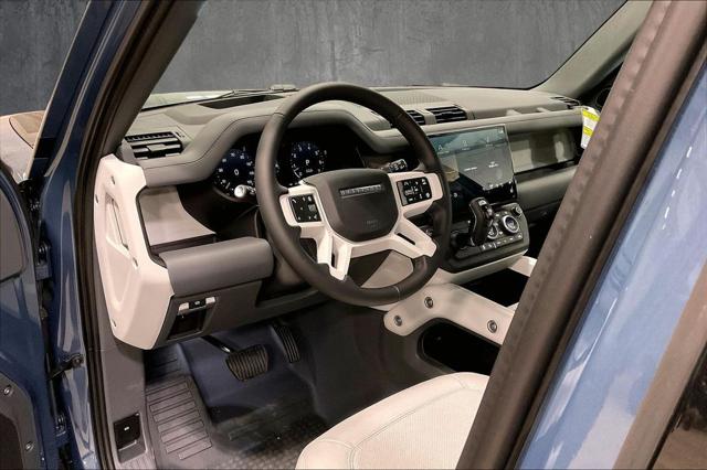 2026 Land Rover Defender P400 X-Dynamic SE