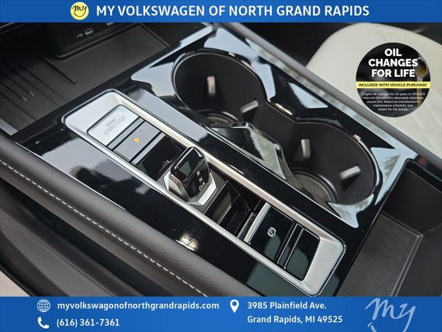 2025 Volkswagen Atlas Cross Sport 2.0T SEL Premium R-Line