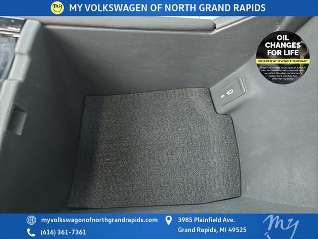 2025 Volkswagen Atlas Cross Sport 2.0T SEL Premium R-Line