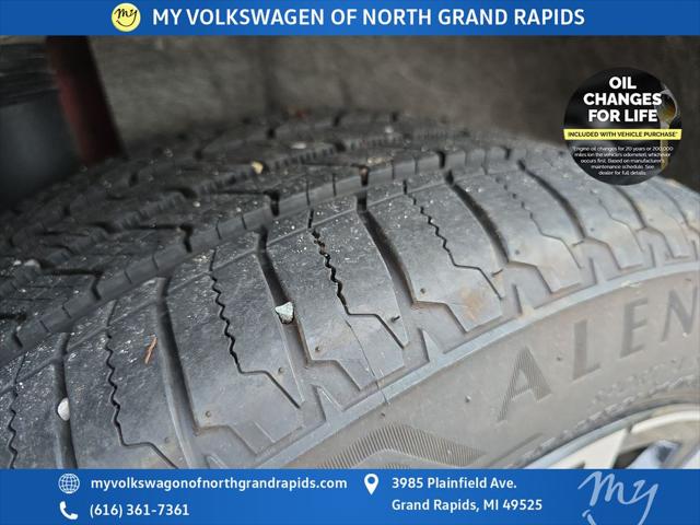 2025 Volkswagen Atlas Cross Sport 2.0T SEL Premium R-Line