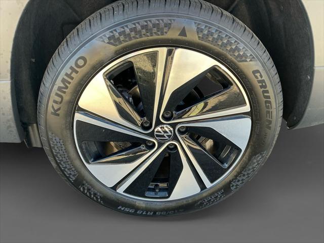 2026 Volkswagen Taos SE