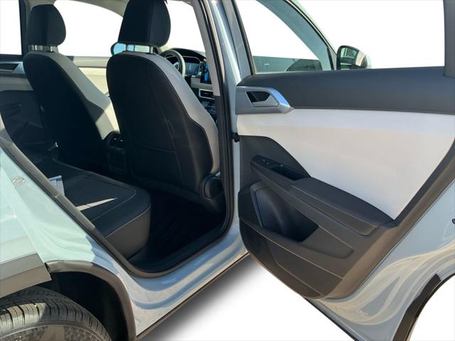 2026 Volkswagen Taos SE