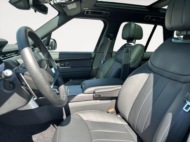 2026 Land Rover Range Rover P530 SE