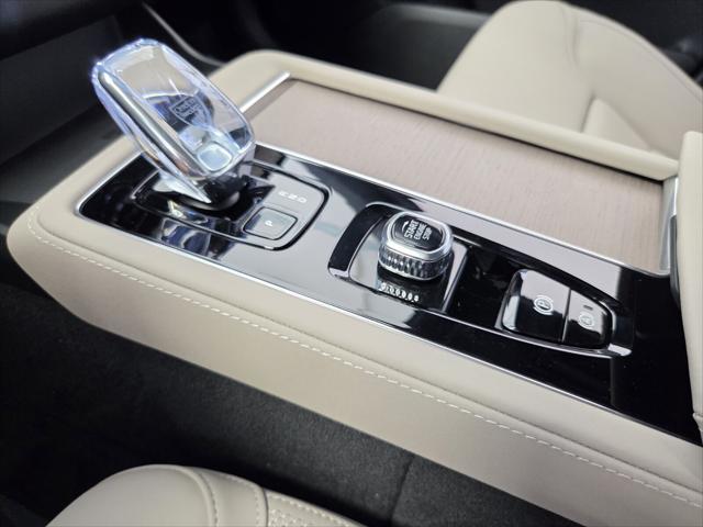 2026 Volvo XC90 Plus, B6 AWD Gas (mild hybrid), Gasoline, Bright, 7 Seats