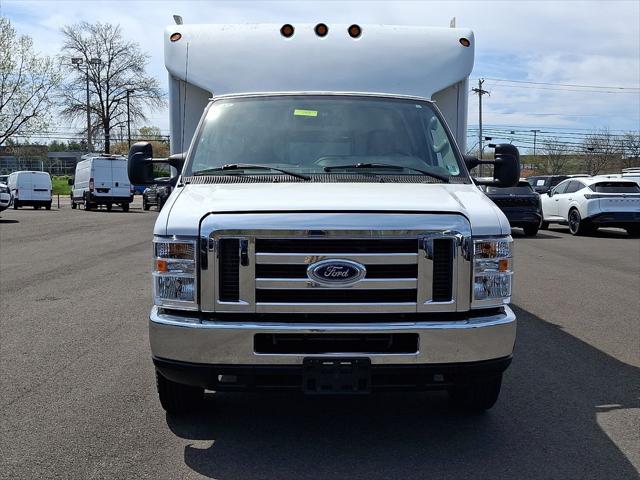 2019 Ford E-350 Cutaway Base