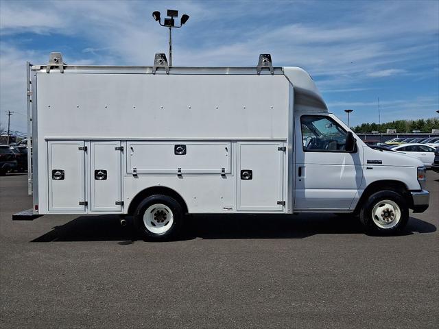 2019 Ford E-350 Cutaway Base