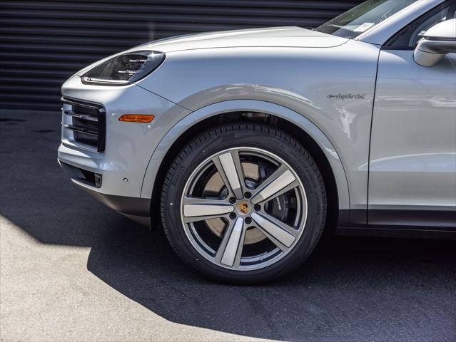 2026 Porsche Cayenne E-Hybrid Unknown