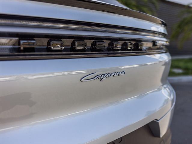 2026 Porsche Cayenne E-Hybrid Unknown