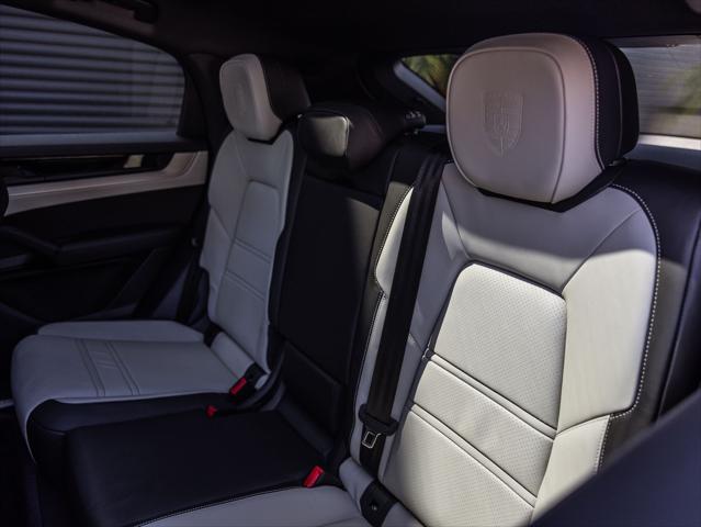 2026 Porsche Cayenne E-Hybrid Unknown